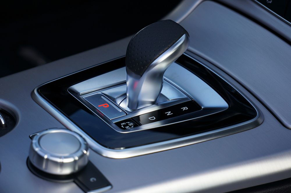 Gašenje motora dok koristite način rada za vožnju (drive) može nanijeti štetu